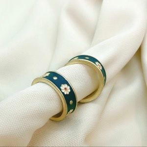 Daisy Flower Enamel Geometric Stud Earring